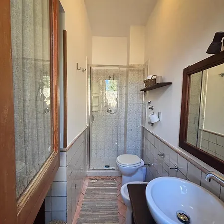 לינה וארוחת בוקר Alba 3*